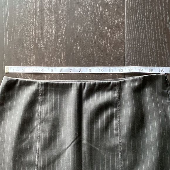 J. Crew Pinstripe Wool Skirt, Size 10 (g10) - Picture 4 of 9